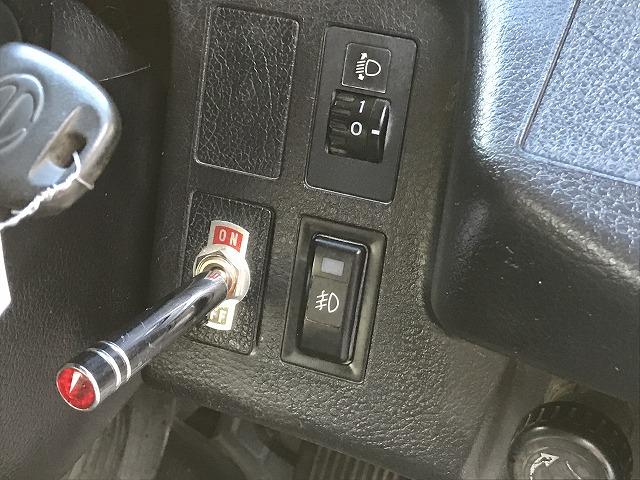 ヒノレンジャー 電動コボレーン・6MT・Bカメラ・3.65t積・ダンプ ☆3.65t積☆極東製ダンプ☆DD04-35☆コボレーン☆6MT☆メッキパーツ☆バックカメラ☆アルミホイール☆左電格ミラー☆電動コボレーン☆ETC☆フォグライト☆社外テールライト(38枚目)