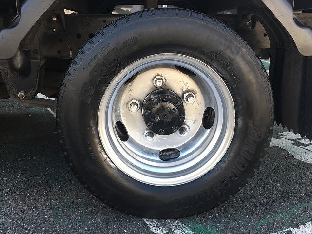 エルフトラック 鉄板張り・Wキャブ・AEBSカメラ・2t積・5MT 2t積・Wキャブ・AEBSカメラ・5MT・坂道発進補助装置・衝突被害軽減ブレーキ・車線逸脱警報装置・アイドリングストップ・ETC・鳥居、荷台鉄板張り・荷台内寸 L2082 W1614 H388(36枚目)