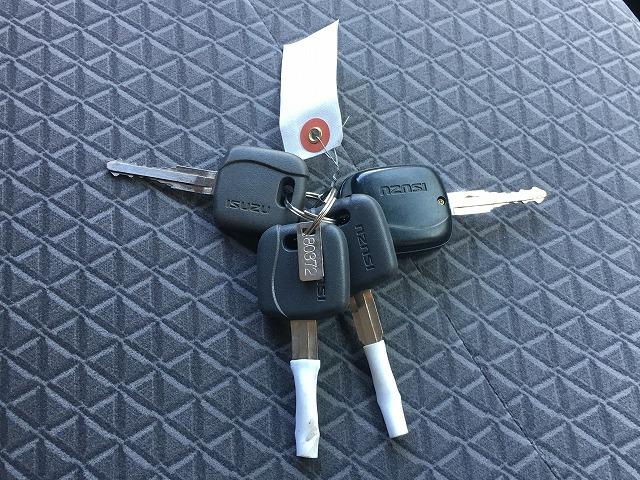 エルフトラック 鉄板張り・Wキャブ・AEBSカメラ・2t積・5MT 2t積・Wキャブ・AEBSカメラ・5MT・坂道発進補助装置・衝突被害軽減ブレーキ・車線逸脱警報装置・アイドリングストップ・ETC・鳥居、荷台鉄板張り・荷台内寸 L2082 W1614 H388(52枚目)