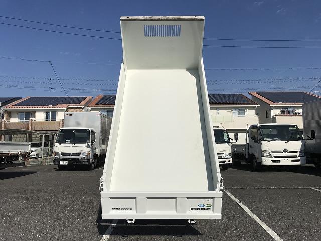 エルフトラック 3t積・6MT・全低床ダンプ・車検R.8年9月 3t積・6MT・極東製全低床ダンプ・DD02-31・車検R.8年9月・坂道発進補助装置・左電格ミラー・ETC・フロアマット・荷台内寸 L3057 W1602 H367(5枚目)