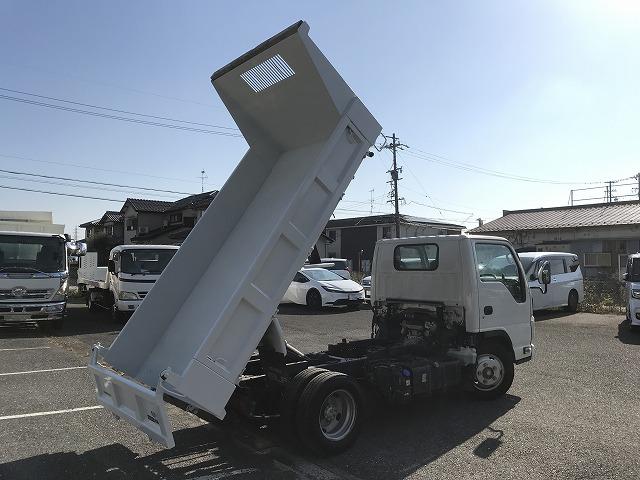 エルフトラック 3t積・6MT・全低床ダンプ・車検R.8年9月 3t積・6MT・極東製全低床ダンプ・DD02-31・車検R.8年9月・坂道発進補助装置・左電格ミラー・ETC・フロアマット・荷台内寸 L3057 W1602 H367(6枚目)