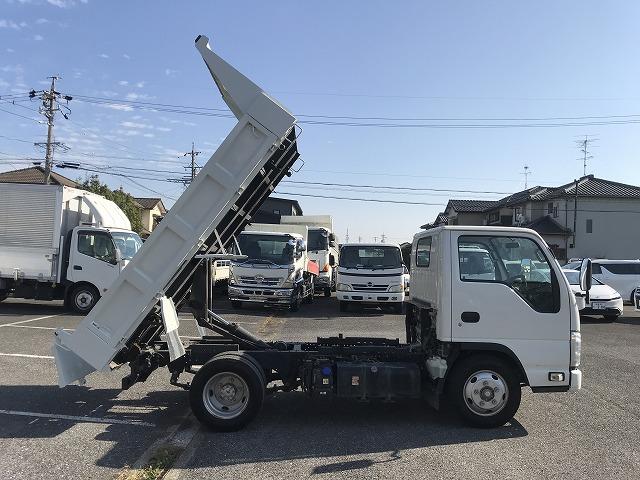 エルフトラック 3t積・6MT・全低床ダンプ・車検R.8年9月 3t積・6MT・極東製全低床ダンプ・DD02-31・車検R.8年9月・坂道発進補助装置・左電格ミラー・ETC・フロアマット・荷台内寸 L3057 W1602 H367(8枚目)
