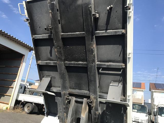 エルフトラック 3t積・6MT・全低床ダンプ・車検R.8年9月 3t積・6MT・極東製全低床ダンプ・DD02-31・車検R.8年9月・坂道発進補助装置・左電格ミラー・ETC・フロアマット・荷台内寸 L3057 W1602 H367(45枚目)