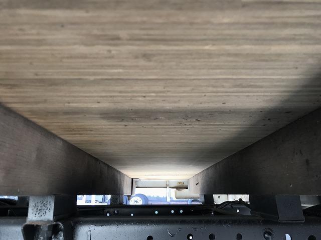 エルフトラック 2t積・ワイドロング・垂直パワーゲート・6MT ・2t積・ワイドロング・極東製垂直パワーゲート・V801C-1MKT2・6MT・坂道発進補助装置・左電格ミラー・ETC・アシストゲート・ロープフック3対・荷台内寸 L4437 W2075 H379(41枚目)