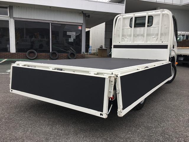 ダイナトラック 普通免許対応・AT車・荷台鉄板張り ・1.25t積・平ボディ・10尺・荷台鉄板張り・AT・車線逸脱警報装置・衝突被害軽減システム・荷台鉄板張り・ETC・Wタイヤ・オートライトシステム・低床・荷台内寸 L3100 W1607 H382(16枚目)