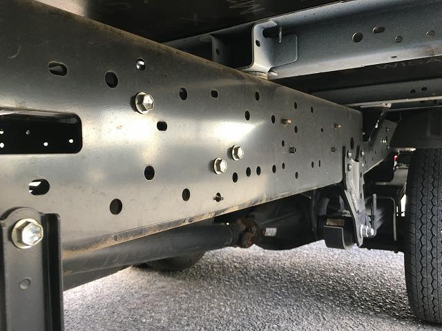 ダイナトラック 普通免許対応・AT車・荷台鉄板張り ・1.25t積・平ボディ・10尺・荷台鉄板張り・AT・車線逸脱警報装置・衝突被害軽減システム・荷台鉄板張り・ETC・Wタイヤ・オートライトシステム・低床・荷台内寸 L3100 W1607 H382(36枚目)