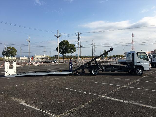 キャンター AT車・3.2t積・積載車・フラトップゼロ・固縛装置Bカメラ AT車・3.2t積・フラトップゼロ・固縛装置・バックカメラ・ラジコン・衝突軽減ブレーキ・車線逸脱警報装置・左電格ミラー・ウィンチ・ETC・荷台内寸 L5700 W2070・極東製 JN02-45(5枚目)