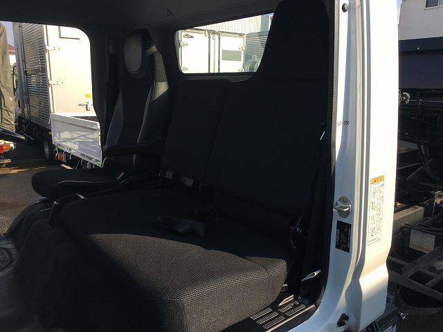 キャンター AT車・3.2t積・積載車・フラトップゼロ・固縛装置Bカメラ AT車・3.2t積・フラトップゼロ・固縛装置・バックカメラ・ラジコン・衝突軽減ブレーキ・車線逸脱警報装置・左電格ミラー・ウィンチ・ETC・荷台内寸 L5700 W2070・極東製 JN02-45(40枚目)