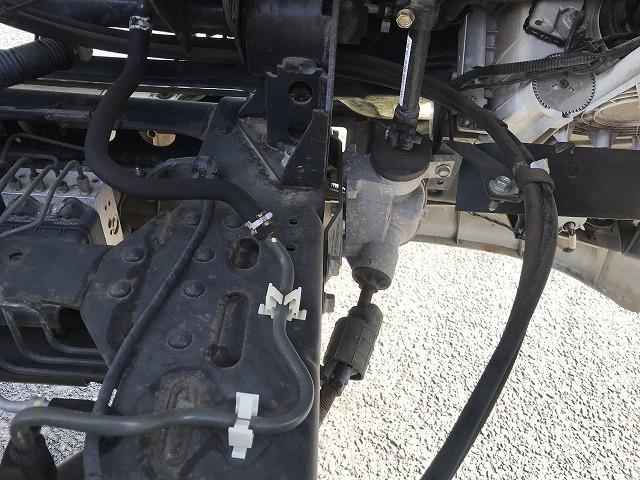 エルフトラック ３ｔ積・セミロング・ワイド・ＡＴ車・平ボディ　・３ｔ積・セミロング・ワイド・ＡＴ車・平ボディ・アイドリングストップ・ＡＳＲ・左電格ミラー・フォグランプ・ＥＴＣ・キーレス・ロープフック＆ロープ穴４対・荷台内寸　Ｌ３５１２　Ｗ１９１９　Ｈ３７６（22枚目）