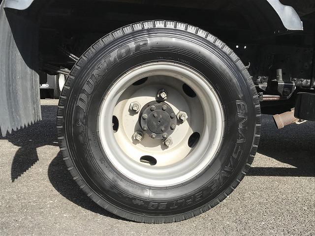 エルフトラック ３ｔ積・セミロング・ワイド・ＡＴ車・平ボディ　・３ｔ積・セミロング・ワイド・ＡＴ車・平ボディ・アイドリングストップ・ＡＳＲ・左電格ミラー・フォグランプ・ＥＴＣ・キーレス・ロープフック＆ロープ穴４対・荷台内寸　Ｌ３５１２　Ｗ１９１９　Ｈ３７６（37枚目）