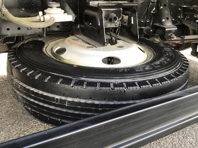 エルフトラック ３ｔ積・セミロング・ワイド・ＡＴ車・平ボディ　・３ｔ積・セミロング・ワイド・ＡＴ車・平ボディ・アイドリングストップ・ＡＳＲ・左電格ミラー・フォグランプ・ＥＴＣ・キーレス・ロープフック＆ロープ穴４対・荷台内寸　Ｌ３５１２　Ｗ１９１９　Ｈ３７６（40枚目）