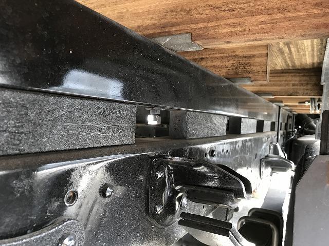 エルフトラック ３ｔ積・セミロング・ワイド・ＡＴ車・平ボディ　・３ｔ積・セミロング・ワイド・ＡＴ車・平ボディ・アイドリングストップ・ＡＳＲ・左電格ミラー・フォグランプ・ＥＴＣ・キーレス・ロープフック＆ロープ穴４対・荷台内寸　Ｌ３５１２　Ｗ１９１９　Ｈ３７６（46枚目）