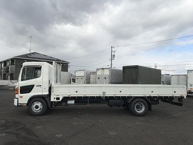 ヒノレンジャー 4t積・6MT・6200平ボディ・アシストゲート 6200ボディ・6MT・4t積・左電格ミラー・ロープ穴4対・ETC・フォグライト・荷台内寸 L6212 W2147 H398・灰皿1つ欠・看板消し跡・キャビン・荷台 キズ、サビ、凹み有り(4枚目)