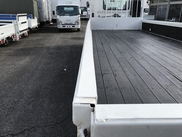 ヒノレンジャー 4t積・6MT・6200平ボディ・アシストゲート 6200ボディ・6MT・4t積・左電格ミラー・ロープ穴4対・ETC・フォグライト・荷台内寸 L6212 W2147 H398・灰皿1つ欠・看板消し跡・キャビン・荷台 キズ、サビ、凹み有り(17枚目)