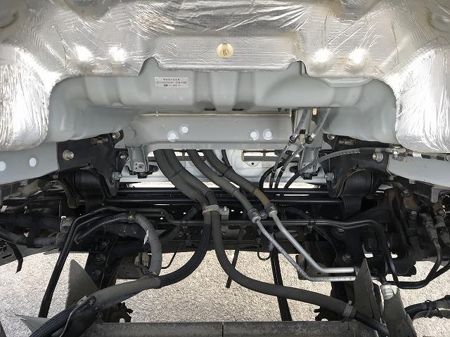 ヒノレンジャー 4t積・6MT・6200平ボディ・アシストゲート 6200ボディ・6MT・4t積・左電格ミラー・ロープ穴4対・ETC・フォグライト・荷台内寸 L6212 W2147 H398・灰皿1つ欠・看板消し跡・キャビン・荷台 キズ、サビ、凹み有り(20枚目)