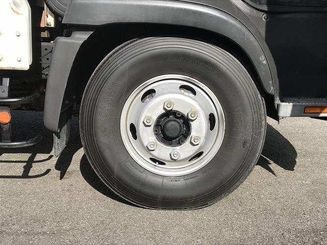 ヒノレンジャー 4t積・6MT・6200平ボディ・アシストゲート 6200ボディ・6MT・4t積・左電格ミラー・ロープ穴4対・ETC・フォグライト・荷台内寸 L6212 W2147 H398・灰皿1つ欠・看板消し跡・キャビン・荷台 キズ、サビ、凹み有り(25枚目)