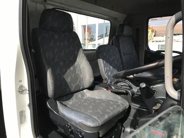 ヒノレンジャー 4t積・6MT・6200平ボディ・アシストゲート 6200ボディ・6MT・4t積・左電格ミラー・ロープ穴4対・ETC・フォグライト・荷台内寸 L6212 W2147 H398・灰皿1つ欠・看板消し跡・キャビン・荷台 キズ、サビ、凹み有り(38枚目)