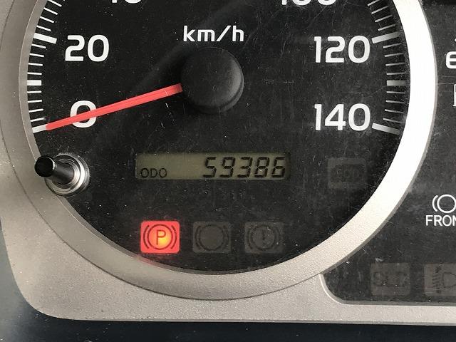 ヒノレンジャー 4t積・6MT・6200平ボディ・アシストゲート 6200ボディ・6MT・4t積・左電格ミラー・ロープ穴4対・ETC・フォグライト・荷台内寸 L6212 W2147 H398・灰皿1つ欠・看板消し跡・キャビン・荷台 キズ、サビ、凹み有り(42枚目)