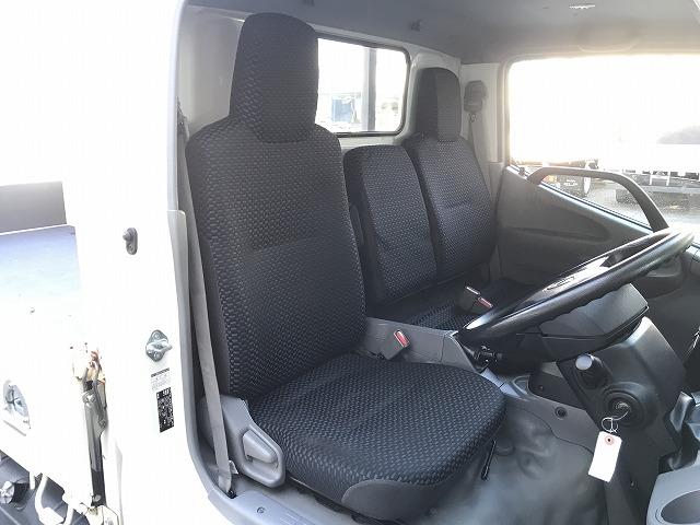 デュトロ 2t積・平ボディ・PCS付・10尺・バックカメラ 2t積・平ボディ・10尺・プリクラッシュセーフティ・車線逸脱警報装置・デジタルインナーミラー(Bカメラ)・ロープフック&ロープ穴4対・アシストゲート・荷台内寸 L3114 W1608 H377(22枚目)