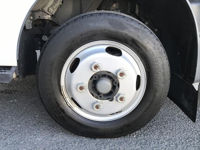 デュトロ 2t積・平ボディ・PCS付・10尺・バックカメラ 2t積・平ボディ・10尺・プリクラッシュセーフティ・車線逸脱警報装置・デジタルインナーミラー(Bカメラ)・ロープフック&ロープ穴4対・アシストゲート・荷台内寸 L3114 W1608 H377(36枚目)