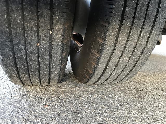 デュトロ 2t積・平ボディ・PCS付・10尺・バックカメラ 2t積・平ボディ・10尺・プリクラッシュセーフティ・車線逸脱警報装置・デジタルインナーミラー(Bカメラ)・ロープフック&ロープ穴4対・アシストゲート・荷台内寸 L3114 W1608 H377(41枚目)