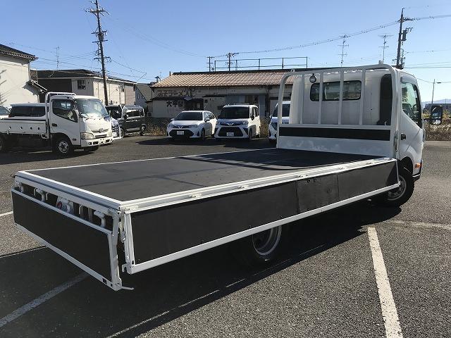 ダイナトラック 3.5t積・6MT・ワイドロング・平ボディ 3.5t積・ワイドロング・平ボディ・6MT・左電格ミラー(ヒーター付)・歩み掛け・アシストゲート・ETC・フォグライト・荷台内寸 L4359 W2090 H379(13枚目)