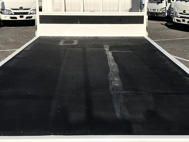 ダイナトラック 3.5t積・6MT・ワイドロング・平ボディ 3.5t積・ワイドロング・平ボディ・6MT・左電格ミラー(ヒーター付)・歩み掛け・アシストゲート・ETC・フォグライト・荷台内寸 L4359 W2090 H379(16枚目)