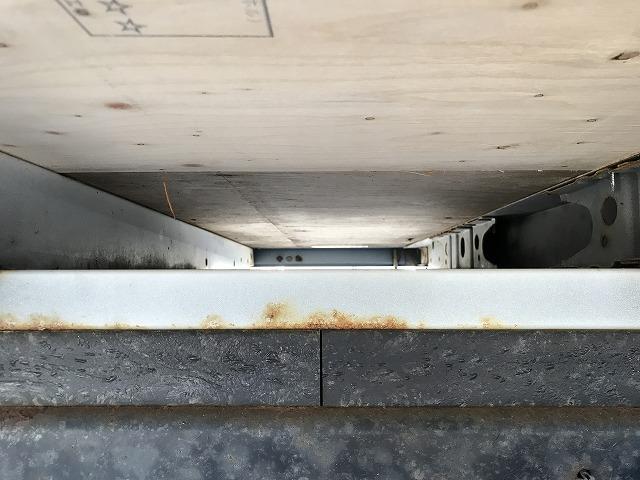 ダイナトラック 3.5t積・6MT・ワイドロング・平ボディ 3.5t積・ワイドロング・平ボディ・6MT・左電格ミラー(ヒーター付)・歩み掛け・アシストゲート・ETC・フォグライト・荷台内寸 L4359 W2090 H379(32枚目)