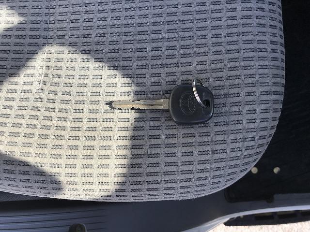 ダイナトラック 3.5t積・6MT・ワイドロング・平ボディ 3.5t積・ワイドロング・平ボディ・6MT・左電格ミラー(ヒーター付)・歩み掛け・アシストゲート・ETC・フォグライト・荷台内寸 L4359 W2090 H379(43枚目)