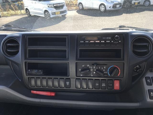 ダイナトラック 3.5t積・6MT・ワイドロング・平ボディ 3.5t積・ワイドロング・平ボディ・6MT・左電格ミラー(ヒーター付)・歩み掛け・アシストゲート・ETC・フォグライト・荷台内寸 L4359 W2090 H379(44枚目)