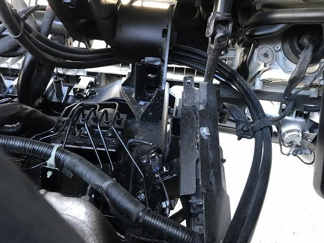 エルフトラック ４ＷＤ・垂直パワーゲート・５方開・１．４５ｔ積・５ＭＴ　４ＷＤ・垂直パワーゲート・５方開・１．４５ｔ積・５ＭＴ・荷台鉄板張り・両側電格ミラー（ヒーター付）・キーレス・メッキパーツ・フォグライト・準中型免許対応・荷台内寸　Ｌ３０８５　Ｗ１６３２　Ｈ３８３（22枚目）