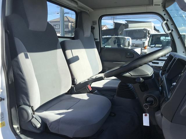 エルフトラック ４ＷＤ・垂直パワーゲート・５方開・１．４５ｔ積・５ＭＴ　４ＷＤ・垂直パワーゲート・５方開・１．４５ｔ積・５ＭＴ・荷台鉄板張り・両側電格ミラー（ヒーター付）・キーレス・メッキパーツ・フォグライト・準中型免許対応・荷台内寸　Ｌ３０８５　Ｗ１６３２　Ｈ３８３（30枚目）