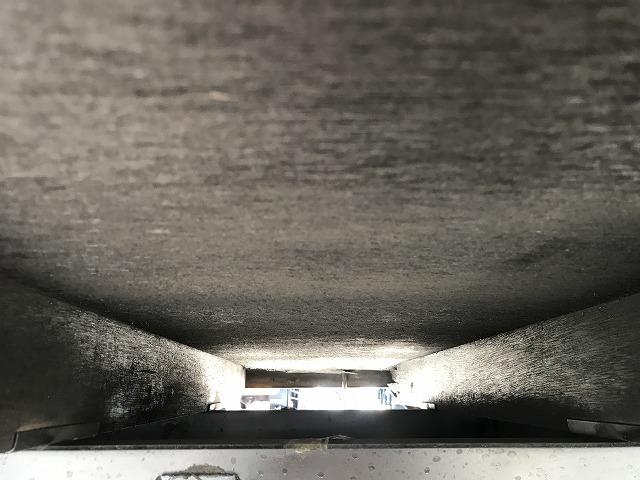 エルフトラック ４ＷＤ・垂直パワーゲート・５方開・１．４５ｔ積・５ＭＴ　４ＷＤ・垂直パワーゲート・５方開・１．４５ｔ積・５ＭＴ・荷台鉄板張り・両側電格ミラー（ヒーター付）・キーレス・メッキパーツ・フォグライト・準中型免許対応・荷台内寸　Ｌ３０８５　Ｗ１６３２　Ｈ３８３（40枚目）