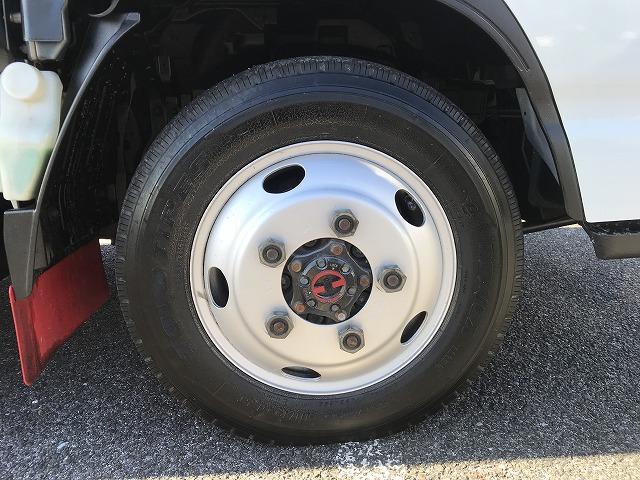 エルフトラック ４ＷＤ・垂直パワーゲート・５方開・１．４５ｔ積・５ＭＴ　４ＷＤ・垂直パワーゲート・５方開・１．４５ｔ積・５ＭＴ・荷台鉄板張り・両側電格ミラー（ヒーター付）・キーレス・メッキパーツ・フォグライト・準中型免許対応・荷台内寸　Ｌ３０８５　Ｗ１６３２　Ｈ３８３（48枚目）