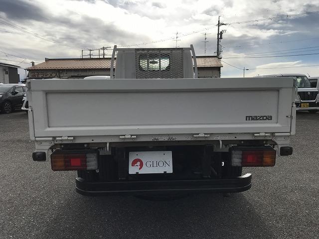 タイタントラック ３ｔ積・セミロング・平ボディ・高床・５ＭＴ・３ペダル　３ｔ積・平ボディ・セミロング・坂道発進補助装置・左電格ミラー・高床・三方開・荷台内寸　Ｌ３５４７　Ｗ１７８４　Ｈ３６７（7枚目）