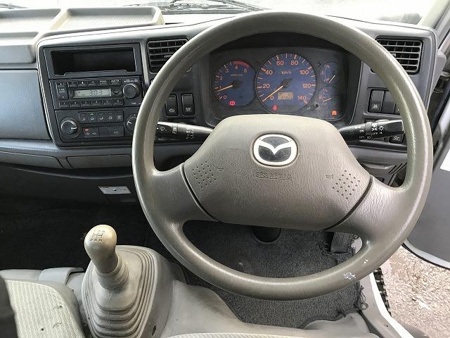 タイタントラック ３ｔ積・セミロング・平ボディ・高床・５ＭＴ・３ペダル　３ｔ積・平ボディ・セミロング・坂道発進補助装置・左電格ミラー・高床・三方開・荷台内寸　Ｌ３５４７　Ｗ１７８４　Ｈ３６７（25枚目）