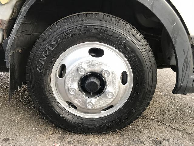 タイタントラック ３ｔ積・セミロング・平ボディ・高床・５ＭＴ・３ペダル　３ｔ積・平ボディ・セミロング・坂道発進補助装置・左電格ミラー・高床・三方開・荷台内寸　Ｌ３５４７　Ｗ１７８４　Ｈ３６７（30枚目）