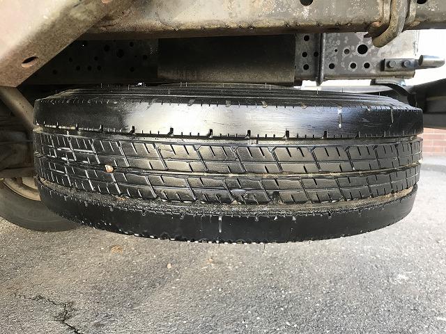 タイタントラック ３ｔ積・セミロング・平ボディ・高床・５ＭＴ・３ペダル　３ｔ積・平ボディ・セミロング・坂道発進補助装置・左電格ミラー・高床・三方開・荷台内寸　Ｌ３５４７　Ｗ１７８４　Ｈ３６７（34枚目）