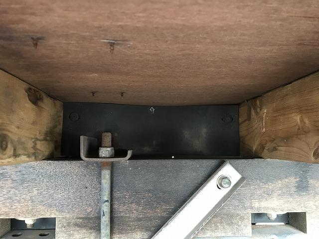 タイタントラック ３ｔ積・セミロング・平ボディ・高床・５ＭＴ・３ペダル　３ｔ積・平ボディ・セミロング・坂道発進補助装置・左電格ミラー・高床・三方開・荷台内寸　Ｌ３５４７　Ｗ１７８４　Ｈ３６７（42枚目）