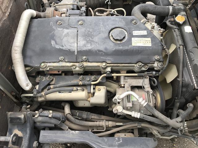 エルフトラック ２ｔ積・平ボディ・１０尺・５ｔ未満・荷台鉄板張・５ＭＴ　２ｔ積・平ボディ・１０尺・５ｔ未満・荷台鉄板張・５ＭＴ・坂道発進補助装置・左電格ミラー・３ペダル・荷台内寸　Ｌ３１３９　Ｗ１６２６　Ｈ３８１（17枚目）