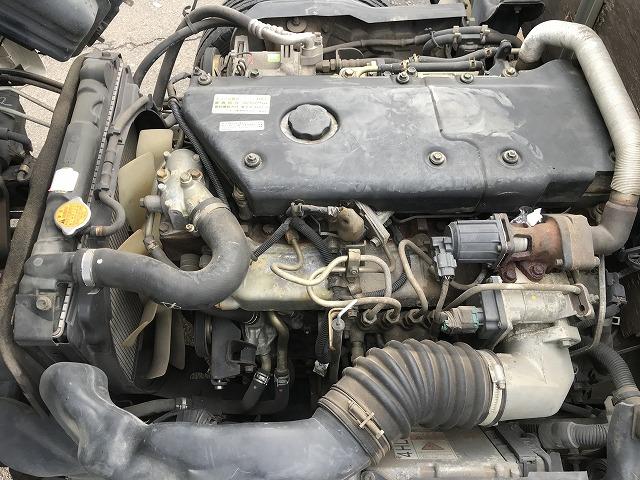 エルフトラック ２ｔ積・平ボディ・１０尺・５ｔ未満・荷台鉄板張・５ＭＴ　２ｔ積・平ボディ・１０尺・５ｔ未満・荷台鉄板張・５ＭＴ・坂道発進補助装置・左電格ミラー・３ペダル・荷台内寸　Ｌ３１３９　Ｗ１６２６　Ｈ３８１（18枚目）