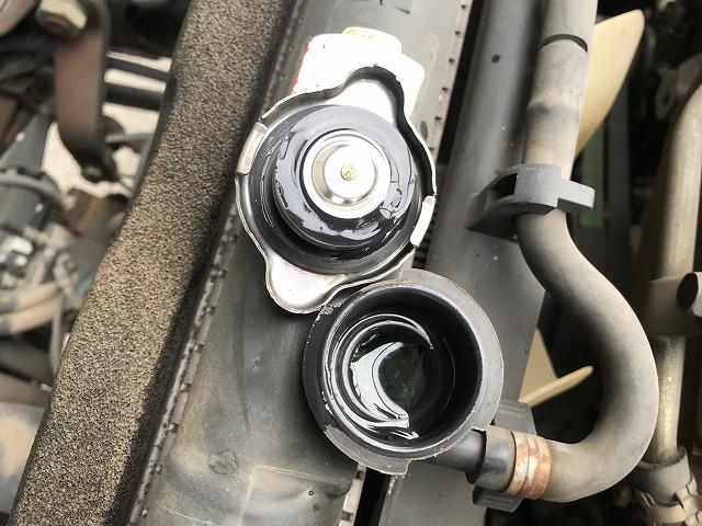 エルフトラック ２ｔ積・平ボディ・１０尺・５ｔ未満・荷台鉄板張・５ＭＴ　２ｔ積・平ボディ・１０尺・５ｔ未満・荷台鉄板張・５ＭＴ・坂道発進補助装置・左電格ミラー・３ペダル・荷台内寸　Ｌ３１３９　Ｗ１６２６　Ｈ３８１（20枚目）