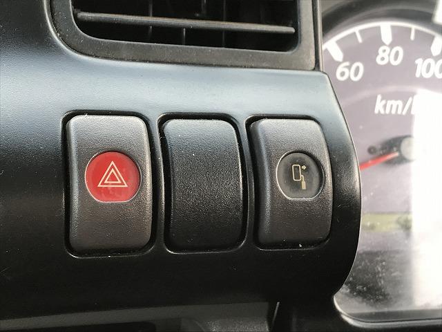 エルフトラック ２ｔ積・平ボディ・１０尺・５ｔ未満・荷台鉄板張・５ＭＴ　２ｔ積・平ボディ・１０尺・５ｔ未満・荷台鉄板張・５ＭＴ・坂道発進補助装置・左電格ミラー・３ペダル・荷台内寸　Ｌ３１３９　Ｗ１６２６　Ｈ３８１（41枚目）