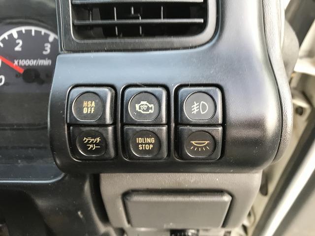 エルフトラック ２ｔ積・平ボディ・１０尺・５ｔ未満・荷台鉄板張・５ＭＴ　２ｔ積・平ボディ・１０尺・５ｔ未満・荷台鉄板張・５ＭＴ・坂道発進補助装置・左電格ミラー・３ペダル・荷台内寸　Ｌ３１３９　Ｗ１６２６　Ｈ３８１（44枚目）