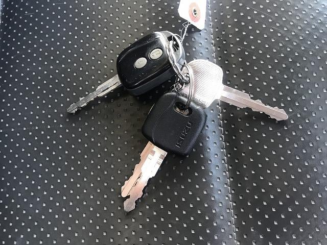 エルフトラック １．５ｔ積・Ｗキャブ・ワンオーナー・５ＭＴ　１．５ｔ積・Ｗキャブ・ワンオーナー・５ＭＴ・低床車・ＡＳＲ付・ＥＴＣ・キーレス・ライトレベライザー・ドアバイザー・荷台内寸　Ｌ２０９０　Ｗ１６２２　Ｈ３７０（50枚目）