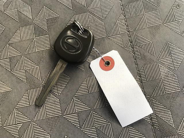 デュトロ ２ｔ積・平ボディ・パワーゲート・荷台鉄板張り・５ＭＴ　２ｔ積・平ボディ・新明和製アーム式パワーゲート・ＲＡ－０８・荷台鉄板張り・５ＭＴ・バックカメラ・左電格ミラー・荷台内寸　Ｌ３０３３　Ｗ１６０９　Ｈ３６２・ステージ長さ　６８２・地上高　８０２（32枚目）