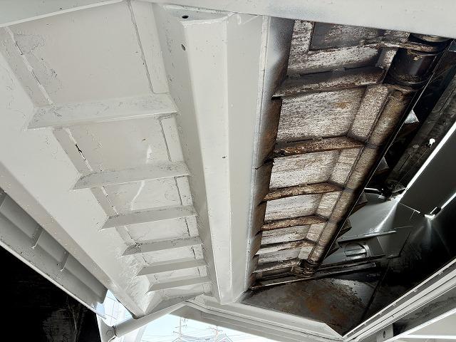 エルフトラック 新明和Ｇ－ＰＸプレス式パッカー・塵芥車・６立米　新明和Ｇ－ＰＸ（ＧＴ０６４）・６立米・プレス式・連続スイッチ・汚水タンク・Ｂモニター・坂道発進補助装置・左電格ミラー・キーレス（42枚目）