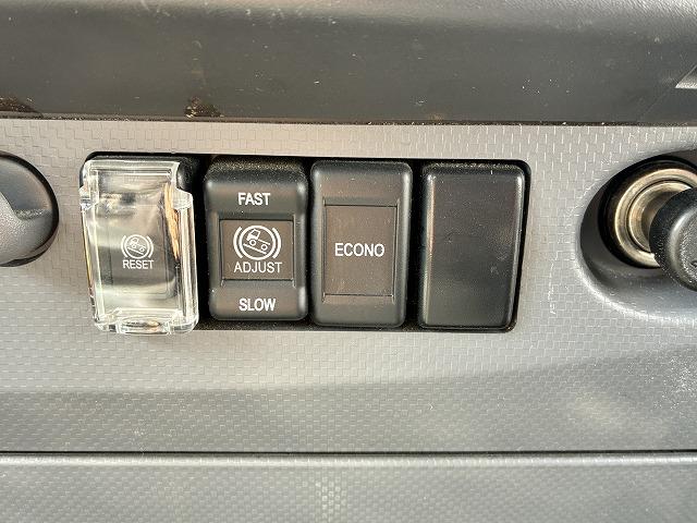 エルフトラック 新明和Ｇ－ＰＸプレス式パッカー・塵芥車・６立米　新明和Ｇ－ＰＸ（ＧＴ０６４）・６立米・プレス式・連続スイッチ・汚水タンク・Ｂモニター・坂道発進補助装置・左電格ミラー・キーレス（53枚目）