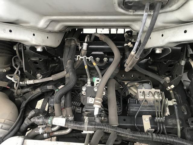 エルフトラック 1.55t積・パネルバン・AT・衣料品運搬車 1.5t積・パネルバン・AT・衣料品運搬車・アイドリングストップ・左電格ミラー・ASR・ETC・フォグランプ・車幅灯・室内灯・ルーフハンガー3本・キーレス・荷台内寸 L3174 W1715 H1838(22枚目)