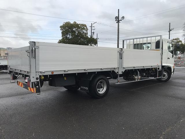 ヒノレンジャー プロシフトＡＴ車・６２ボディ２４フルワイドアルミＨｉブロック　３．６５ｔ積・プロシフトＡＴ車・６２００ボデ・２４００フルワイド・坂道発進補助装置・プリクラッシュセフティ・車線逸脱警報装置・ベッド付・左電格ミラー・ＥＴＣ・荷台内寸　Ｌ６１９８　Ｗ２３６８　Ｈ６９１（6枚目）